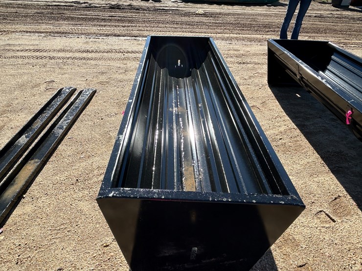 #37696-•-unused-kit-containers-cf-90-v2025-feed-trough-image-4