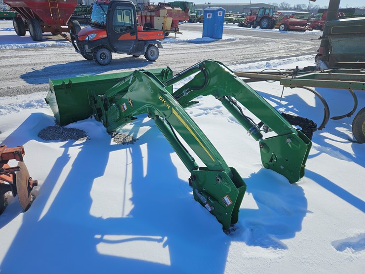 2017-john-deere-620r-image-7