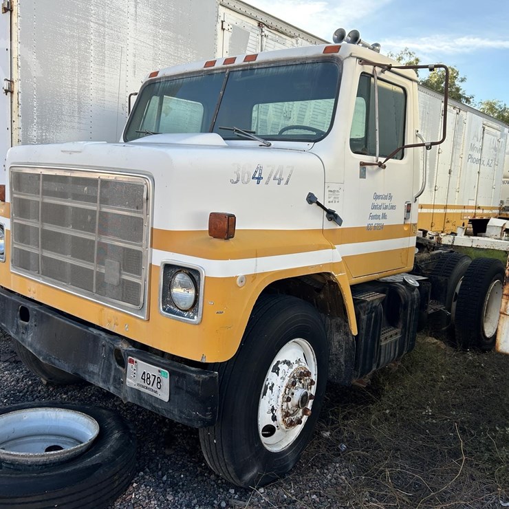 1984 INTERNATIONAL S2200