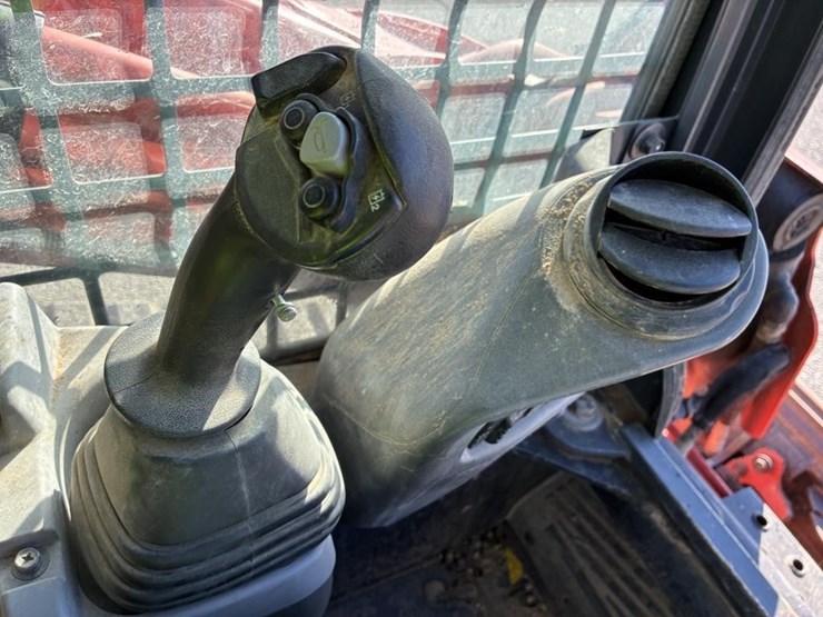 2020-kubota-svl95-2s-image-13