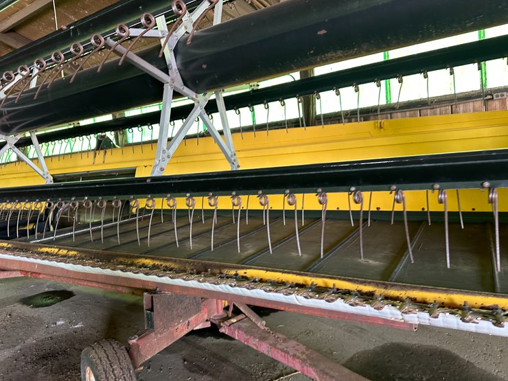 2011-new-holland-92c-image-26