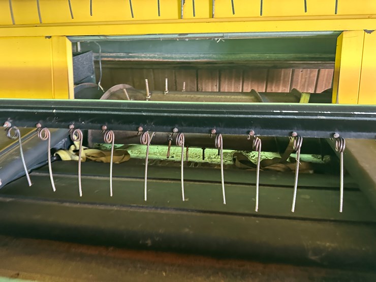 2011-new-holland-92c-image-29