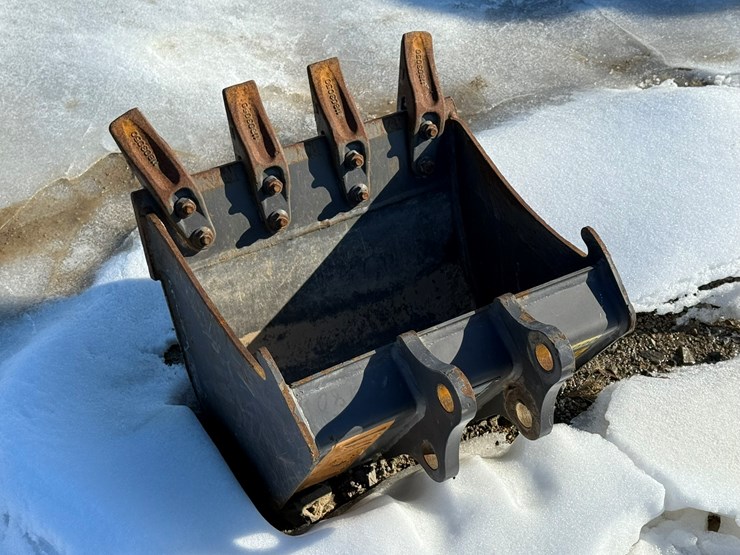 #70-•-volvo-bucket-inv#-35082-image-7