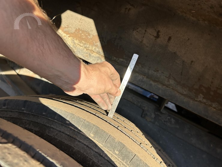 2016-volvo-f613-image-39