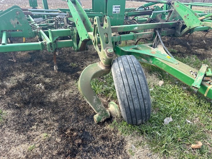 john-deere-2210-image-10