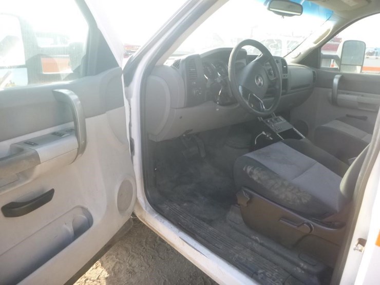 2008-gmc-3500-image-9