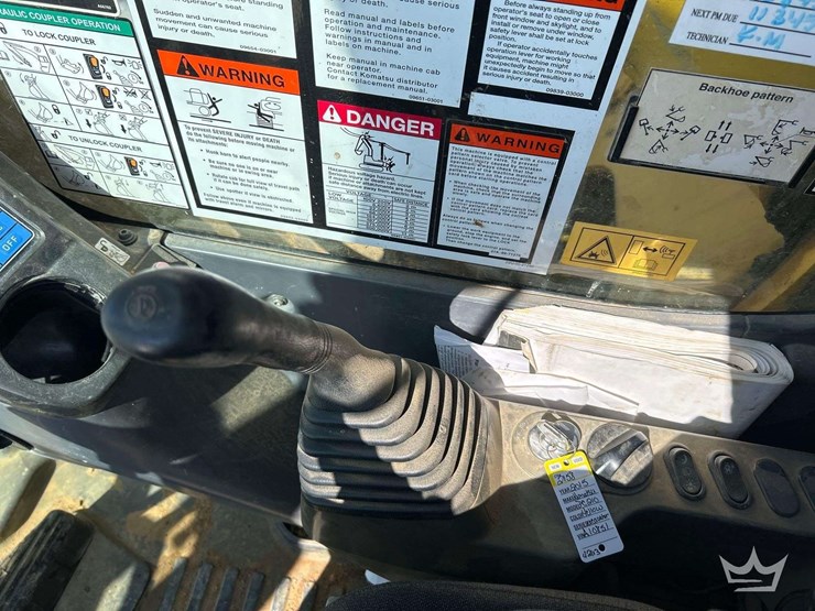 2015-komatsu-pc210-image-15