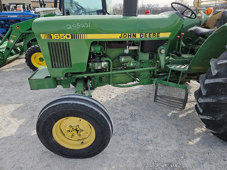 1984-john-deere-1650-image-17