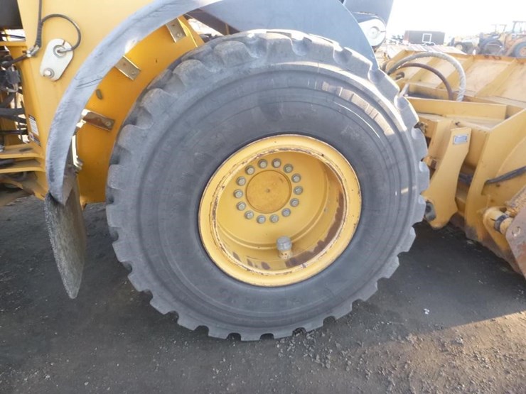 2005-deere-624j-image-35