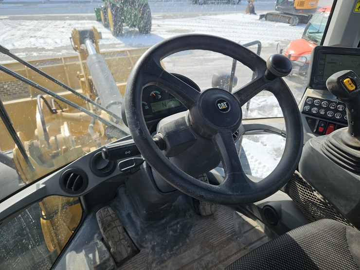 2023-caterpillar-926m-image-13