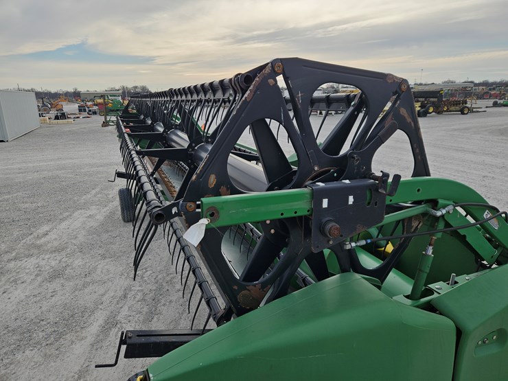 2010-john-deere-625f-image-11