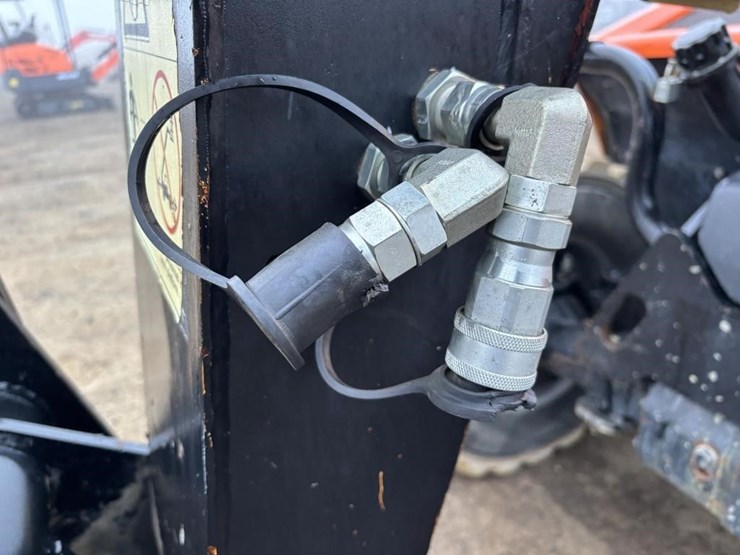 2015-jlg-g5-18a-image-14