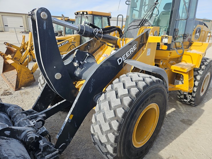 2022-deere-624p-image-26