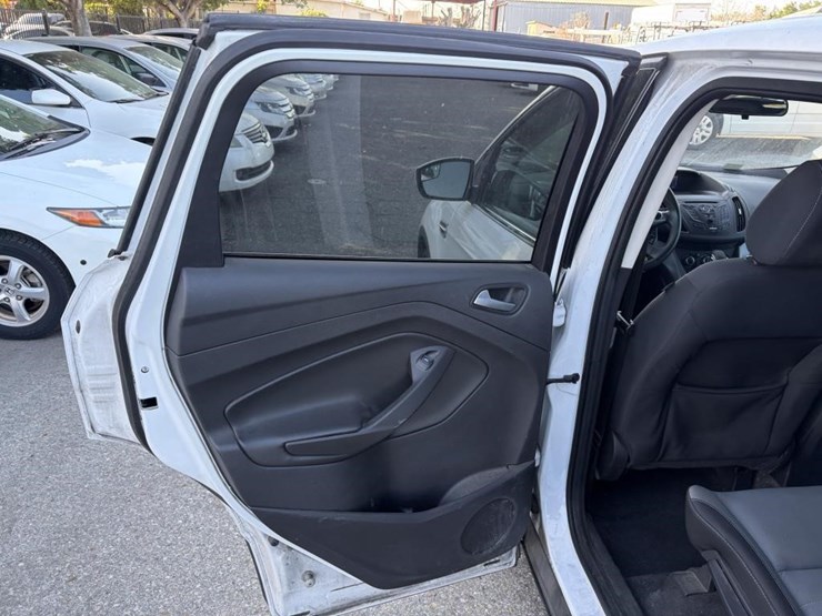 2014-ford-escape-image-17