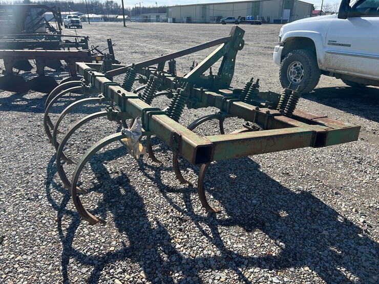 #37764-•-11'-chisel-plow-image-5