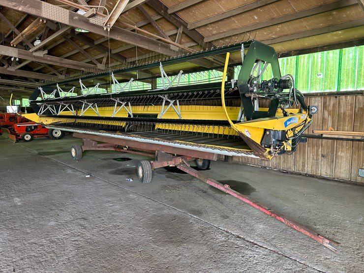 2011-new-holland-92c-image-2