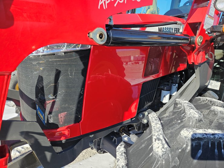 2017-massey-ferguson-4710-image-7