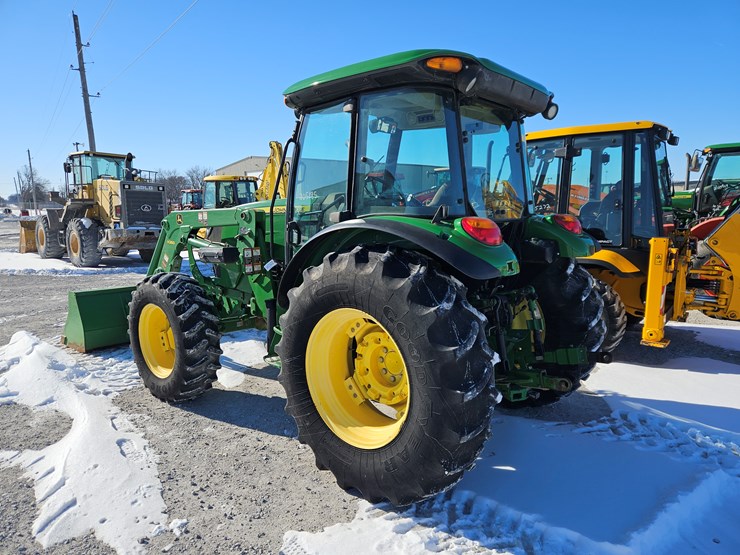 2014-john-deere-5100e-image-15
