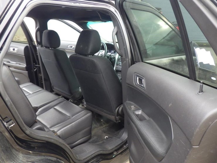 2014-ford-explorer-image-8