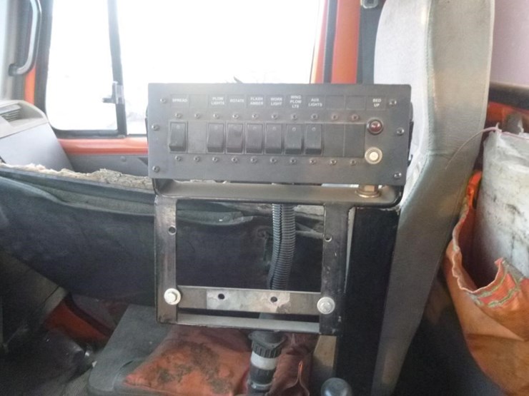 2001-international-2574-image-12