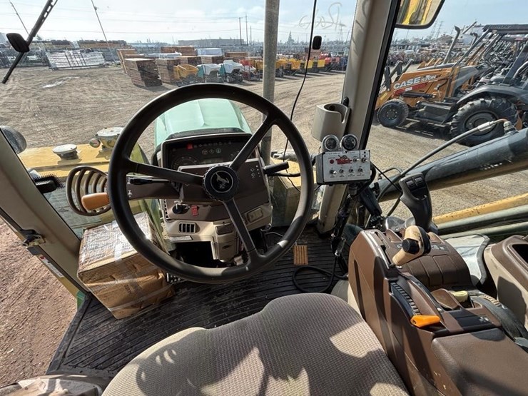 2005-john-deere-7220-image-23