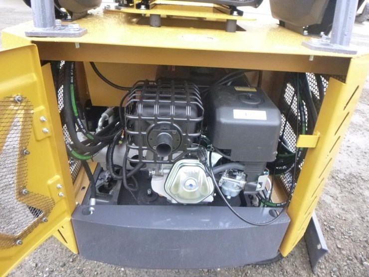 agt-mx12rx-hydraulic-excavator-image-25