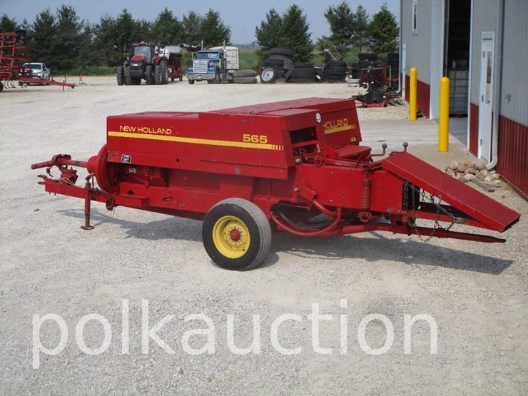 new-holland-565-image-4