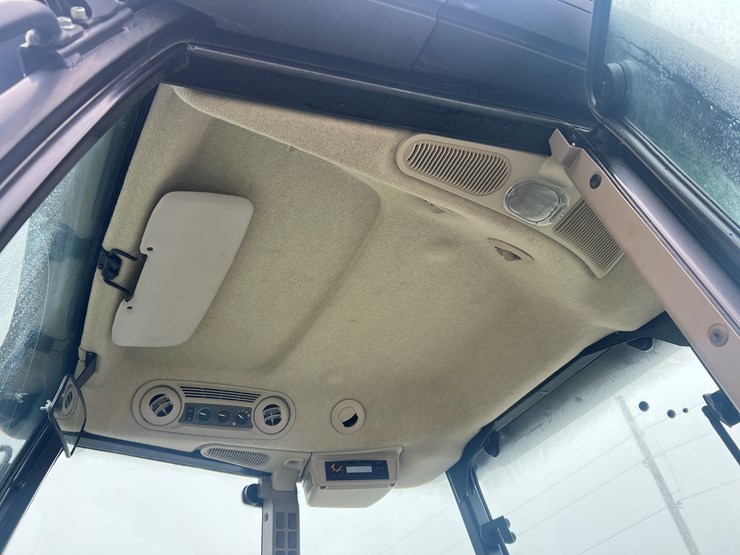 2015-john-deere-6120e-image-5