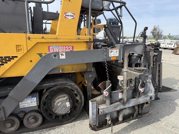 2016-volvo-blaw-knox-pf-4410b-asphalt-paver-image-24