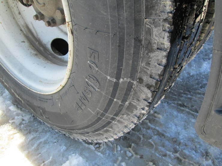 2013-international-8600-image-5