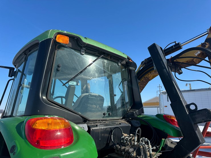 2014-john-deere-6105m-image-20