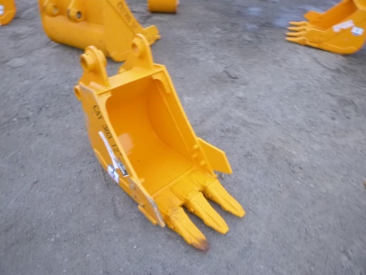 caterpillar-303-image-2