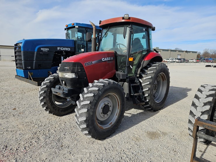 2015-case-ih-farmall-110a-image-1