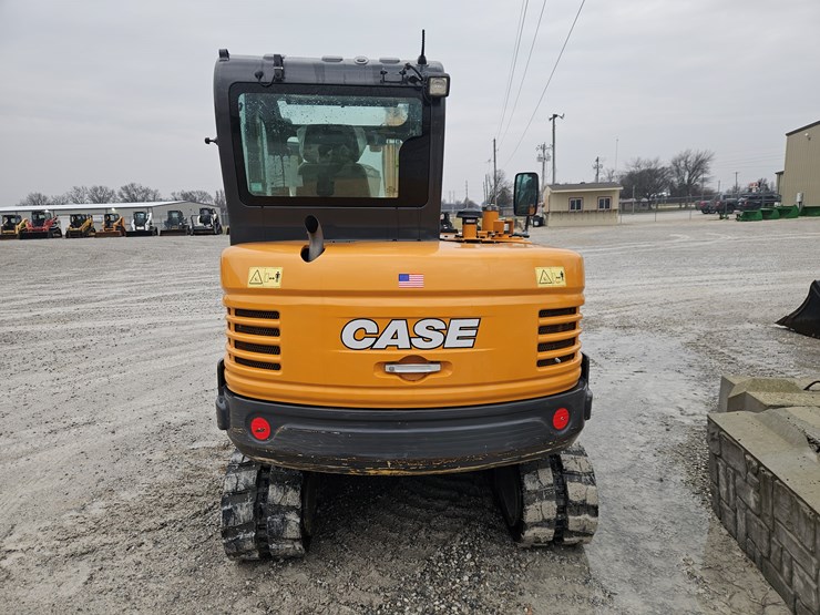 2022-case-cx57c-image-15