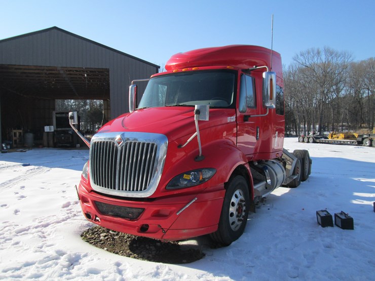 2017-international-prostar-image-1