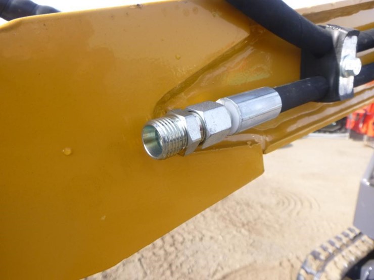 agt-mx12rx-hydraulic-excavator-image-14