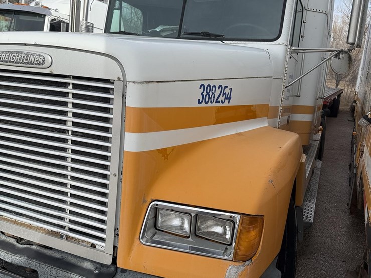 1988-freightliner-flc120-image-18