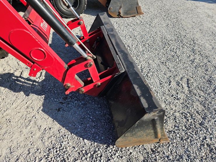 2014-mahindra-mforce-100s-image-6