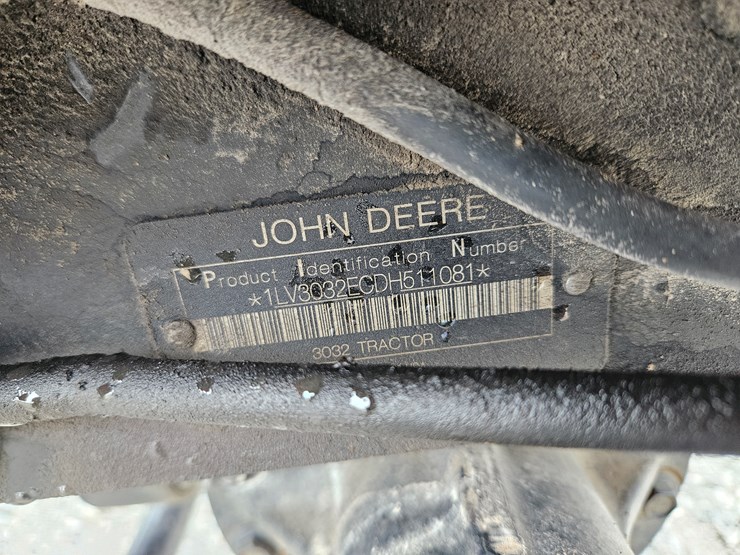 2013-john-deere-3032e-image-15
