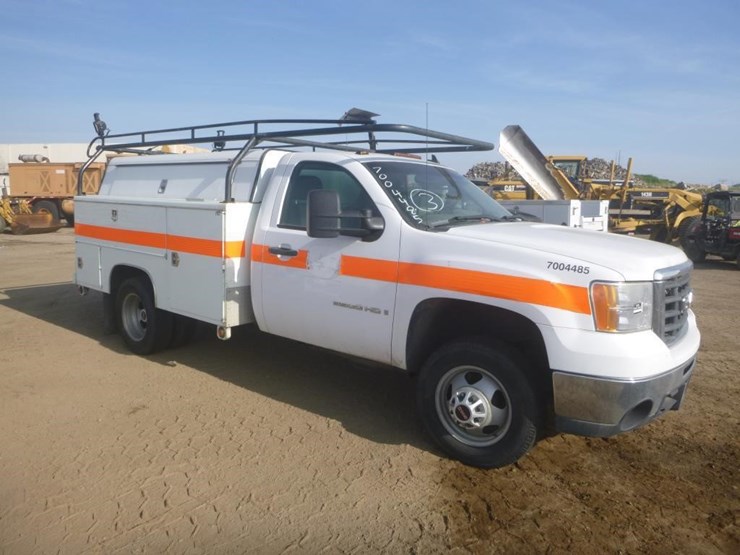 2008-gmc-3500-image-2