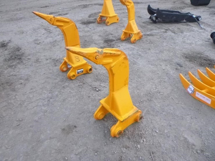 caterpillar-303-image-1