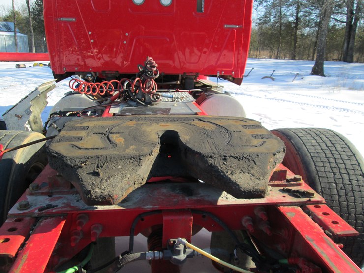 2017-international-prostar-image-11