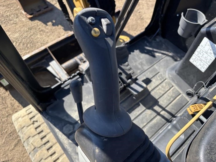 2022-caterpillar-303.5-image-32