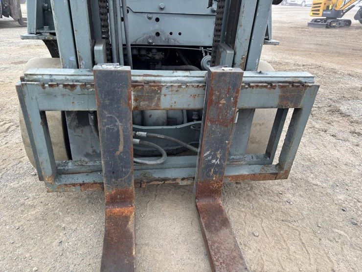 2005-nissan-mcpl02a25lv-image-11