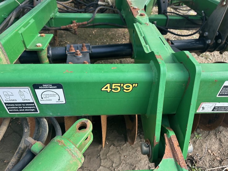 john-deere-2310-image-5
