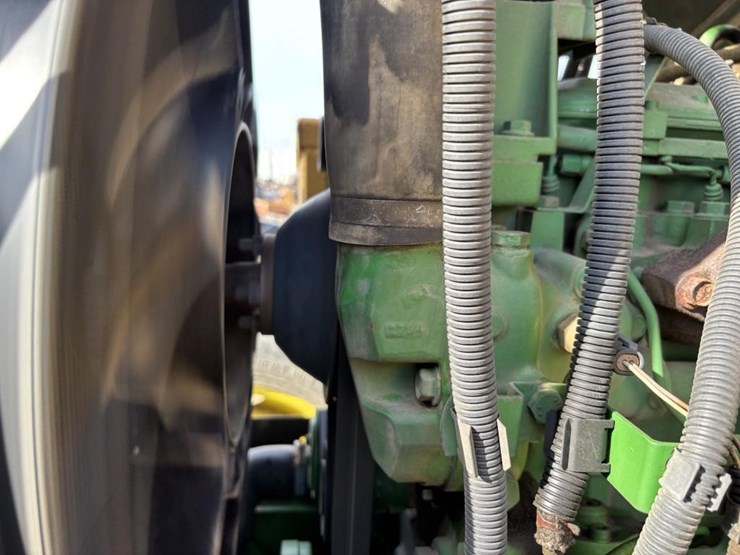 2005-john-deere-7220-image-44