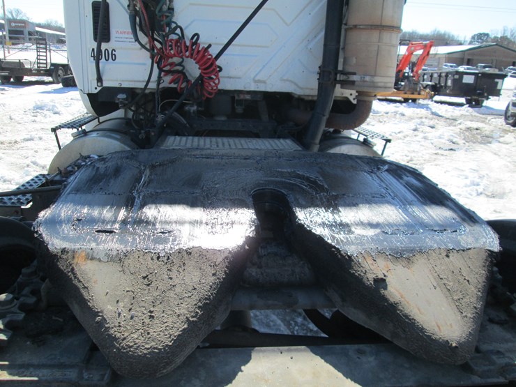 2013-international-8600-image-7