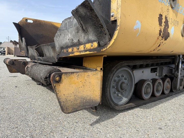 2016-volvo-blaw-knox-pf-4410b-asphalt-paver-image-26