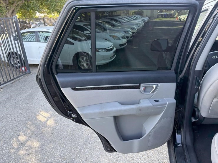 2009-hyundai-santa-fe-gls-image-18