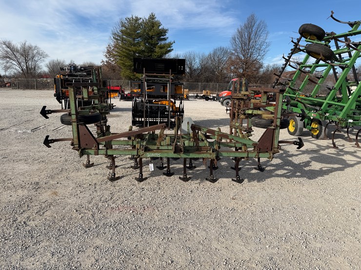 john-deere-1100-image-2